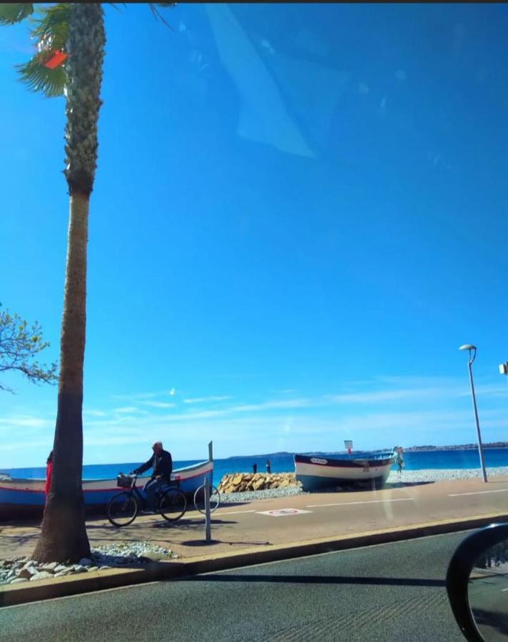 Studio De 14M2 Dans Une Maison Cagnes-sur-Mer Bagian luar foto
