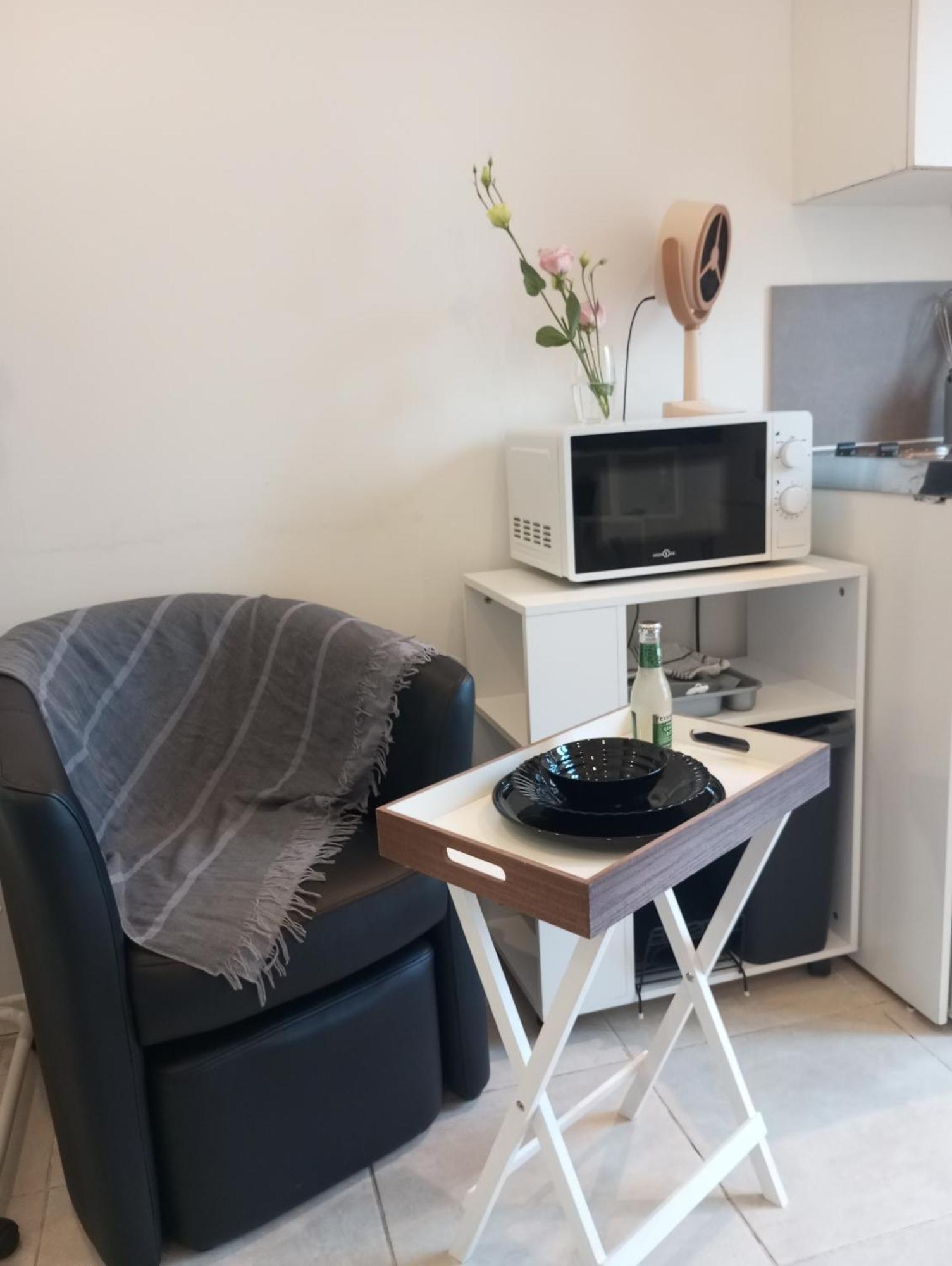 Studio De 14M2 Dans Une Maison Cagnes-sur-Mer Bagian luar foto
