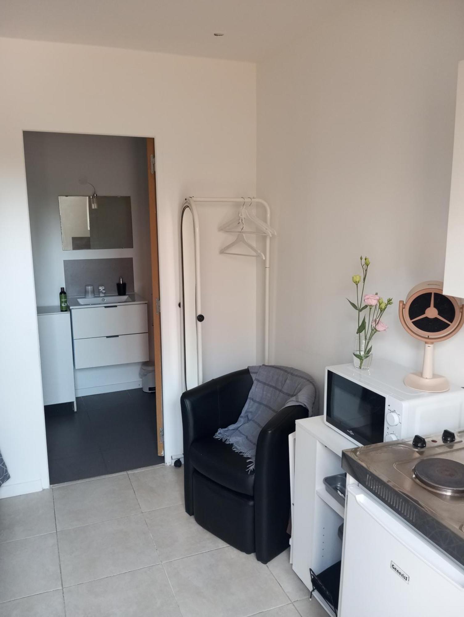 Studio De 14M2 Dans Une Maison Cagnes-sur-Mer Bagian luar foto