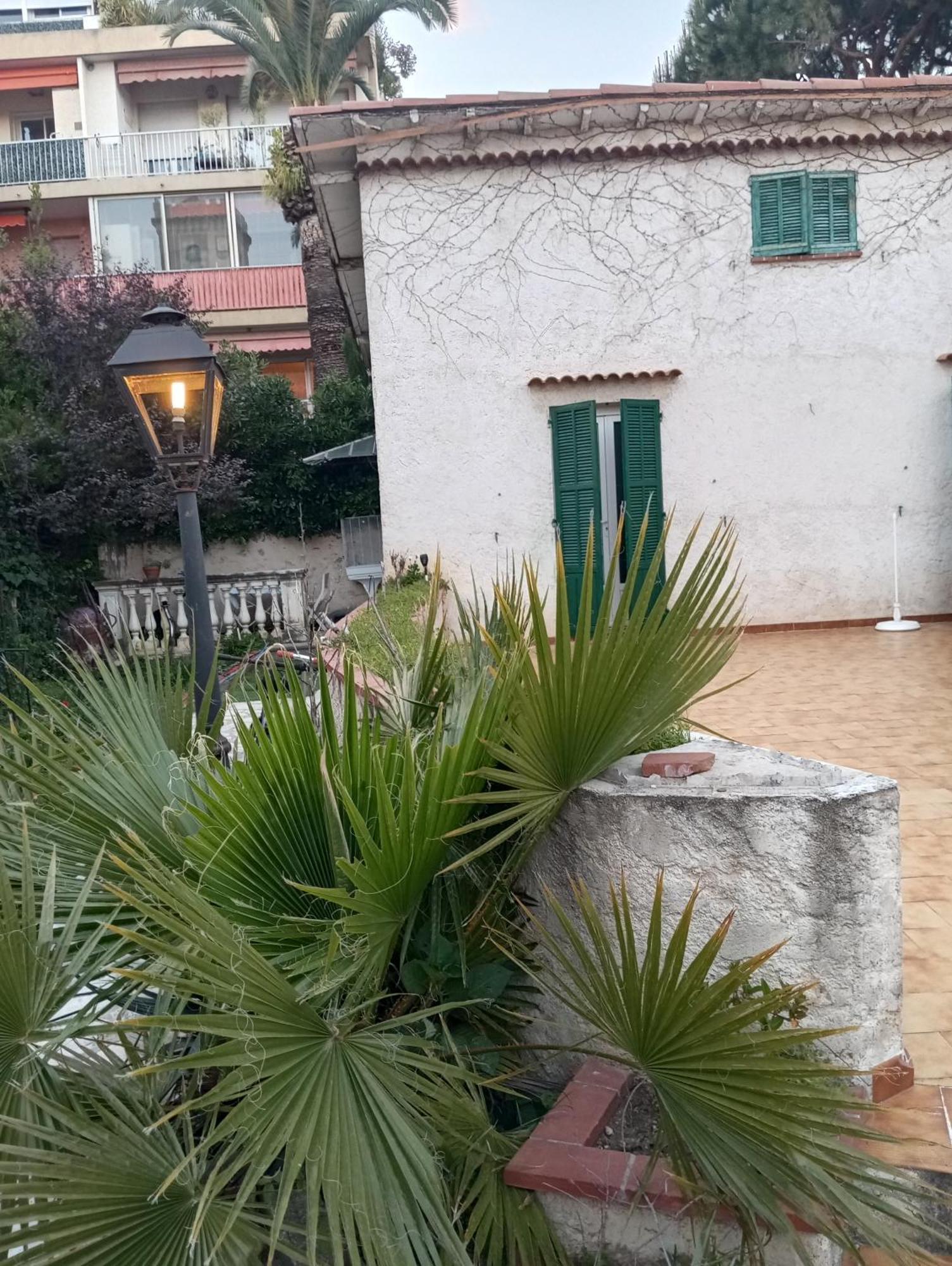 Studio De 14M2 Dans Une Maison Cagnes-sur-Mer Bagian luar foto